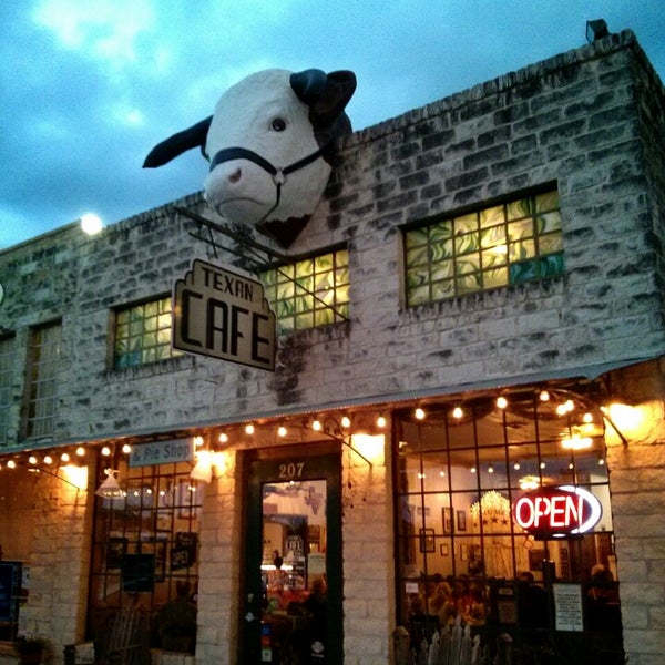 Снимок сделан в Texan Cafe &amp; Pie Shop пользователем Brian T. 8/11/2013