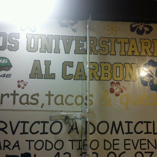 Снимок сделан в Tacos Unichamps пользователем Marianita O. 11/4/2012