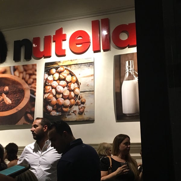 Foto tirada no(a) Nutella Bar at Eataly por Sarah em 9/17/2017