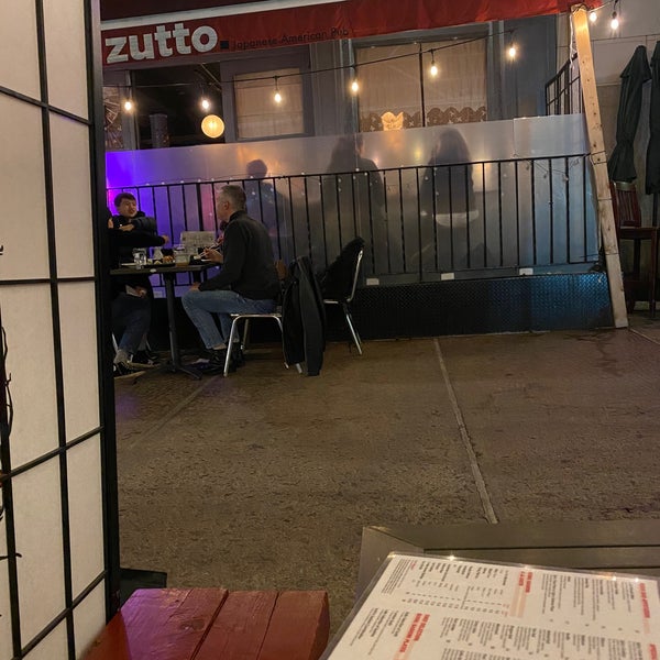 Das Foto wurde bei Zutto Japanese American Pub von Sarah am 11/20/2020 aufgenommen