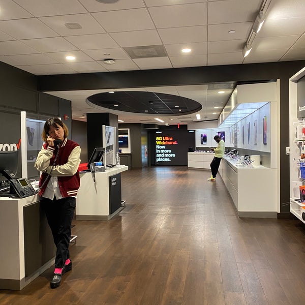 Verizon Mobile Phone Store in Midtown East