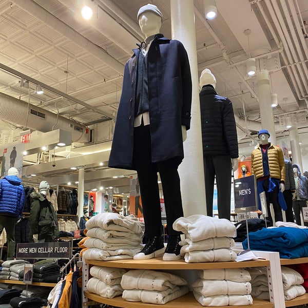 Photo taken at UNIQLO by Sarah on 12/6/2020