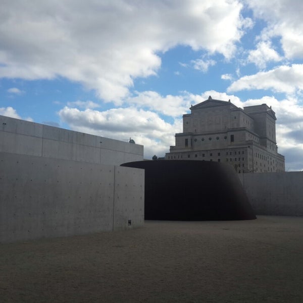 Photo taken at Pulitzer Arts Foundation by Changwoo S. on 10/6/2013