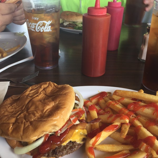 English Field House Restaurant American Restaurant in Amarillo