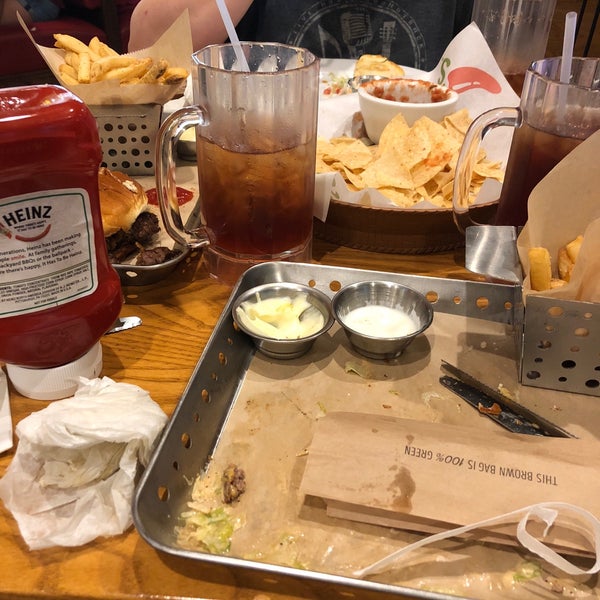 Photo taken at Chili&#39;s Grill &amp; Bar by Ben K. on 9/22/2018
