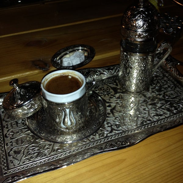 Photo prise au Beylerbeyi Cafe par Zeynep le5/24/2013
