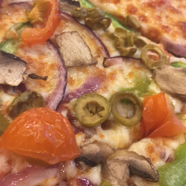 5/13/2017 tarihinde Memeziyaretçi tarafından New York Pizza'de çekilen fotoğraf