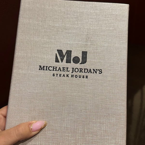9/23/2023에 Jess님이 Michael Jordan&#39;s Steak House Chicago에서 찍은 사진