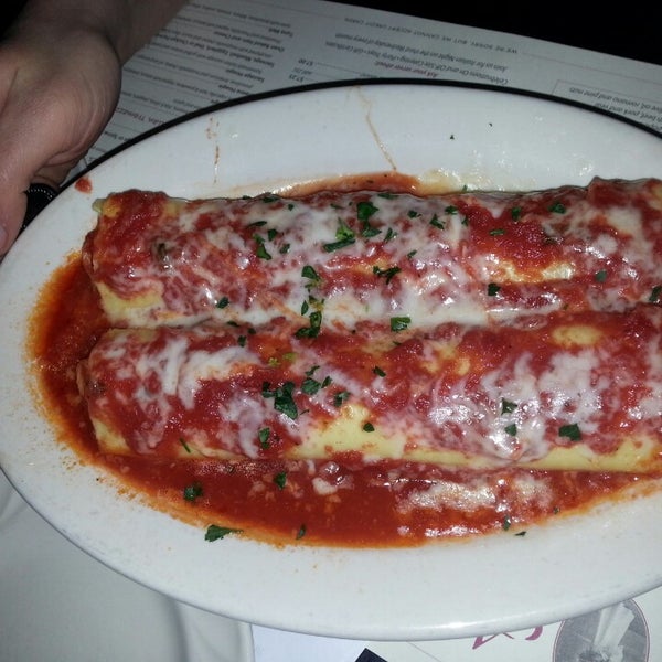 Photo taken at Annabella&#39;s Italian Restaurant by Joseph N. on 4/5/2013