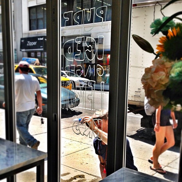 6/27/2013にSerdarがRamini Espresso Barで撮った写真