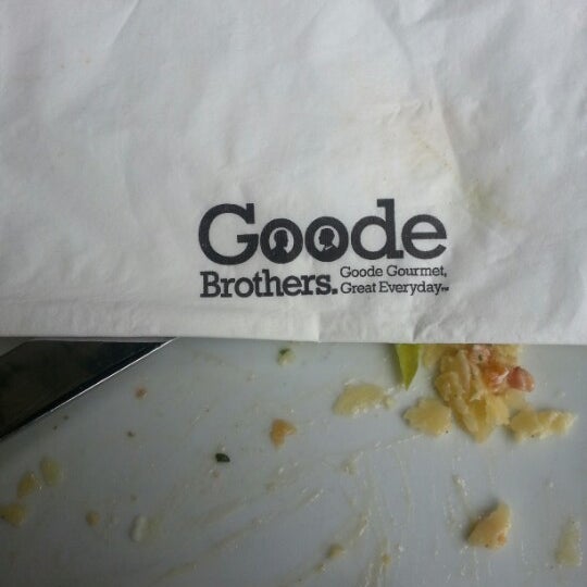 Foto diambil di Goode Brothers oleh Sky S. pada 9/27/2012