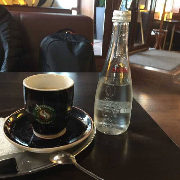Photo taken at Coffeeshop Company by Özcan on 9/12/2016