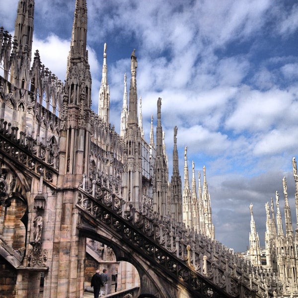 4/28/2013 tarihinde Umkaziyaretçi tarafından Duomo di Milano'de çekilen fotoğraf