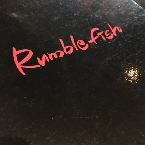 Foto scattata a Rumble Fish Japanese Restaurant da Ken il 8/19/2017