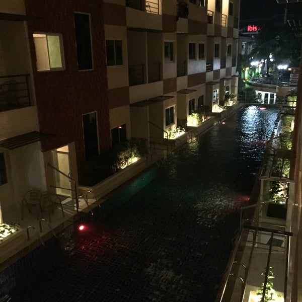 Foto diambil di Andatel Grande Patong Phuket Hotel oleh Zornitsa K. pada 7/1/2015
