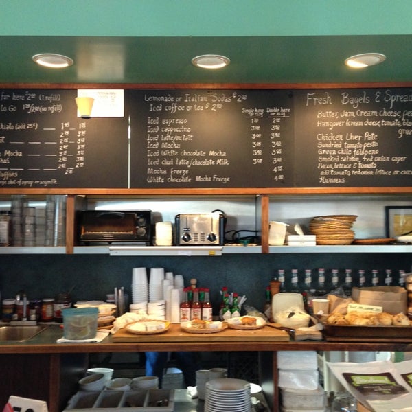 Foto tirada no(a) Main Street Coffee Roasting Company por Alison em 2/16/2013