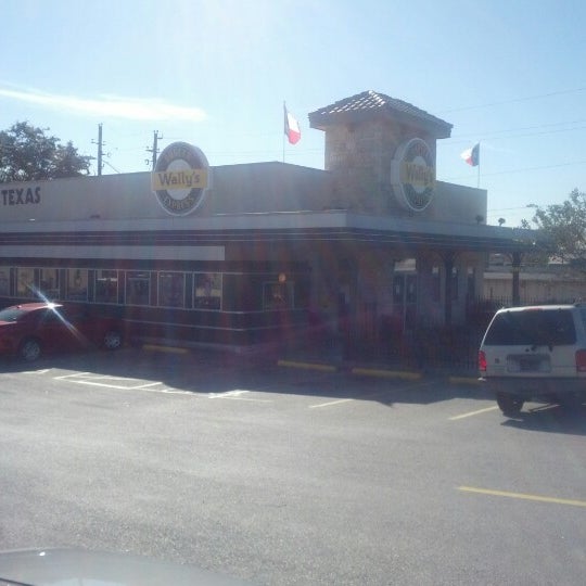 12/10/2012 tarihinde Art G.ziyaretçi tarafından Wally&#39;s Burger Express'de çekilen fotoğraf