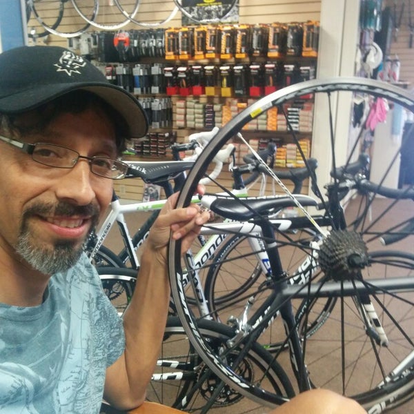 Photo taken at Nelo&#39;s Cycles and Coffee by Art G. on 8/9/2014