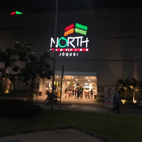 Photo taken at North Shopping Jóquei by Thallyson S. on 3/28/2017