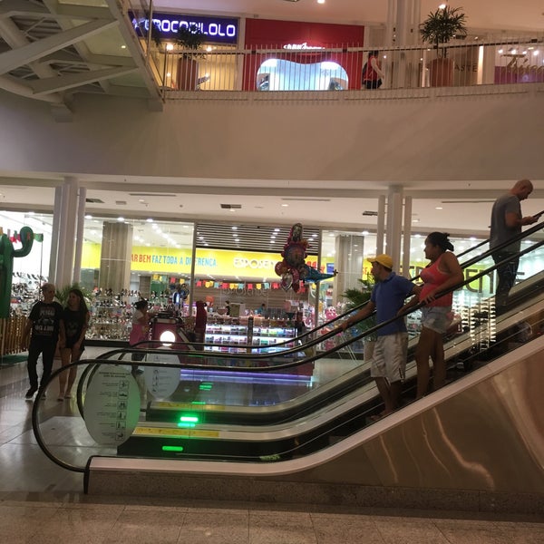 6/20/2017 tarihinde Thallyson S.ziyaretçi tarafından Shopping Parangaba'de çekilen fotoğraf