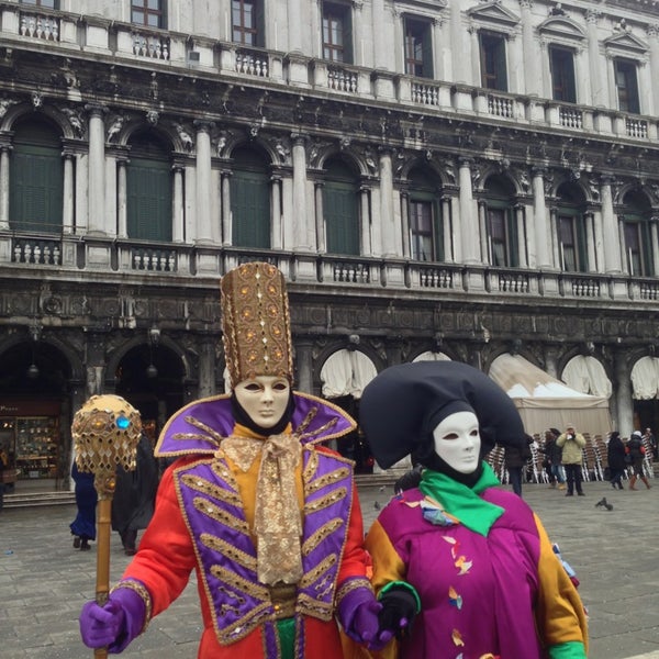 รูปภาพถ่ายที่ Carnevale di Venezia โดย Carlo M. เมื่อ 2/12/2013