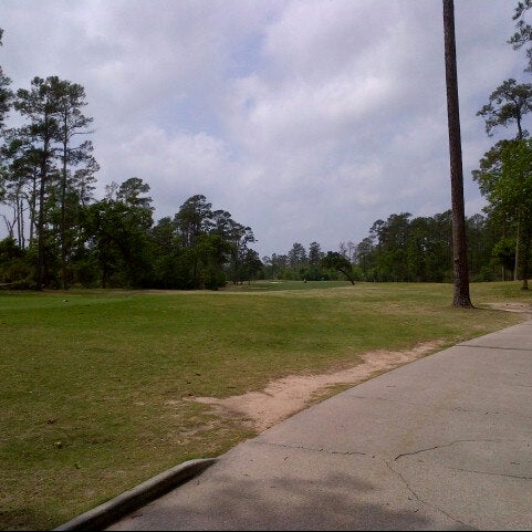 Das Foto wurde bei Cypresswood Golf Club von Manipul8R am 4/9/2013 aufgenommen