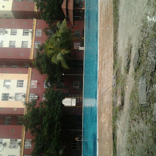 Mentari Court Swimming Pool Sunway Mentari