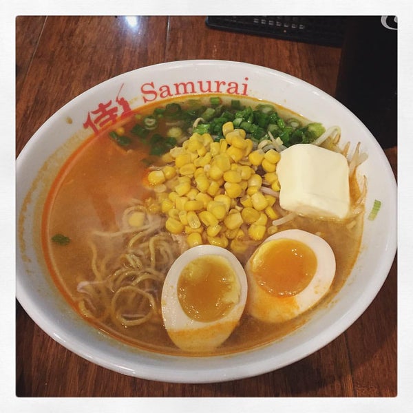 10/24/2015 tarihinde Eric C.ziyaretçi tarafından Samurai Noodle'de çekilen fotoğraf