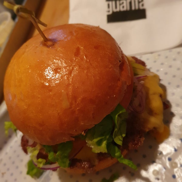Photo taken at Guarita Burger by Vini B. on 10/5/2019