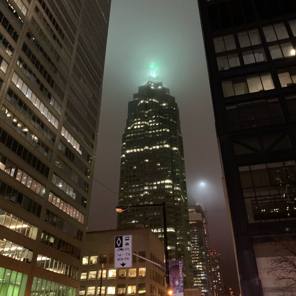 12/30/2019 tarihinde Anson C.ziyaretçi tarafından Toronto Financial District'de çekilen fotoğraf
