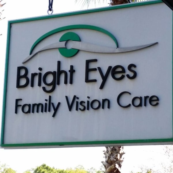 Foto tomada en Bright Eyes Family Vision Care  por Chandra el 3/14/2014