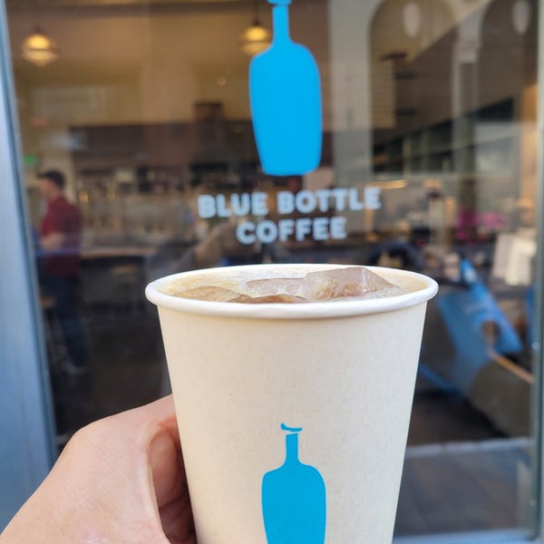 10/13/2022 tarihinde Richard C.ziyaretçi tarafından Blue Bottle Coffee'de çekilen fotoğraf