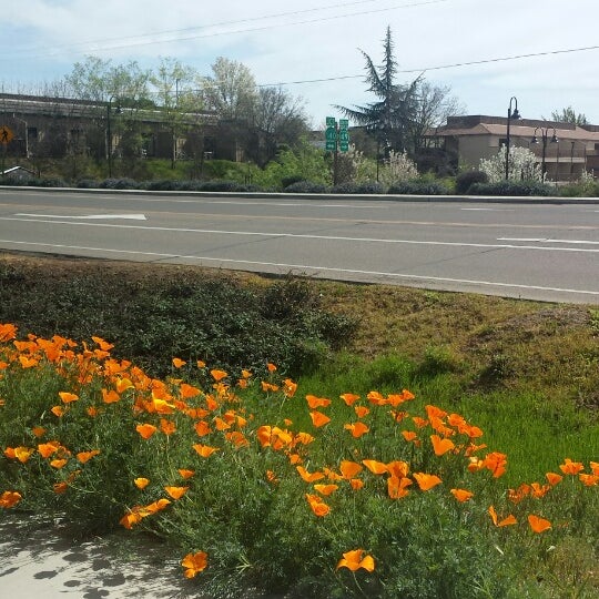 High Country Health Foods & Cafe Health Food Store in Mariposa
