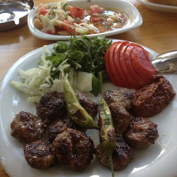 Dilek Köfte ve Et Galerisi Bornova�da Köfteci