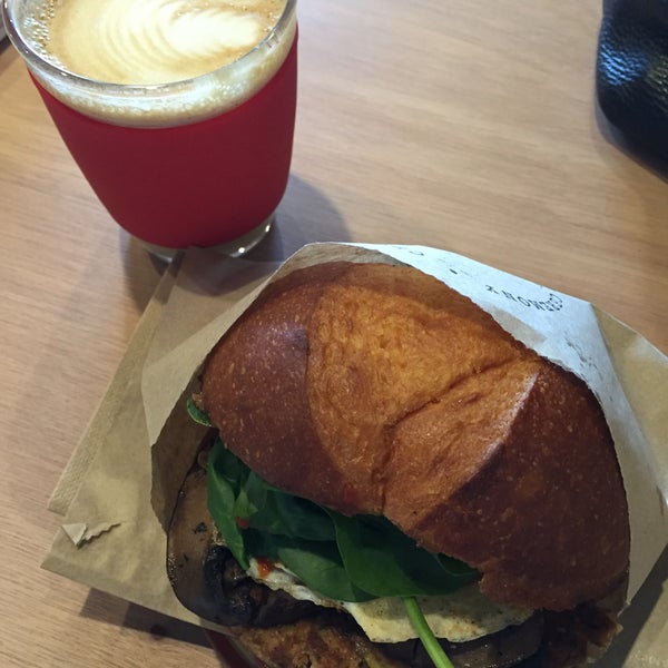 Flight coffee is awesome, and the egg sandwiches are the best in Auckland hands down