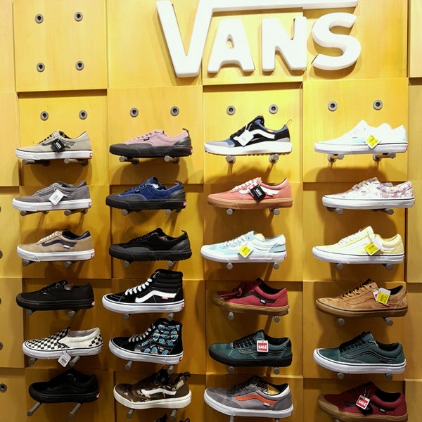 Vans store store sm north