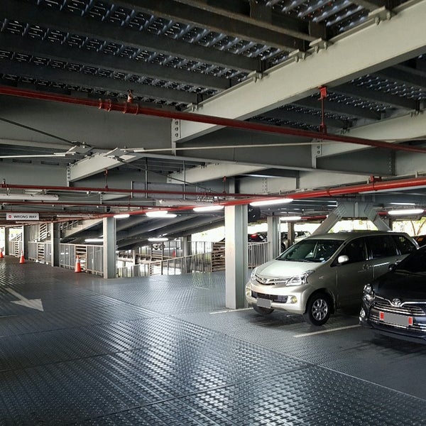 U P Town Center Steel Parking Quezon City District 4 Quezon City Quezon City