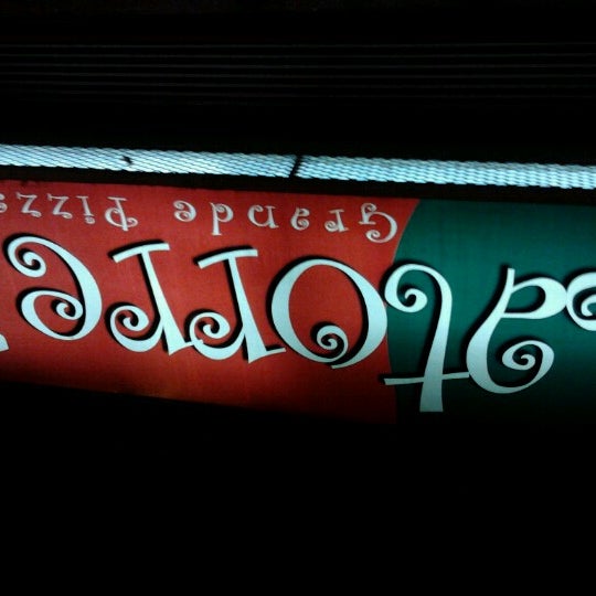 Photo taken at Latorre Pizza Santiago Centro by Rocio M. on 9/15/2012