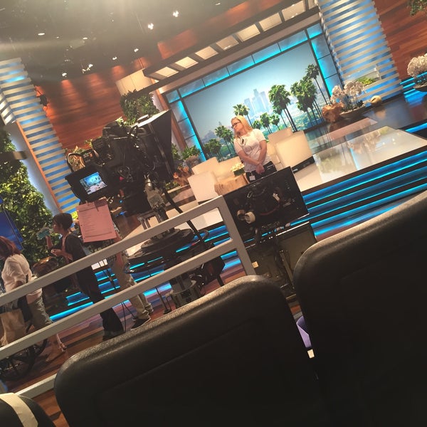 Снимок сделан в The Ellen DeGeneres Show пользователем Victoria ♡. 10/30/2015