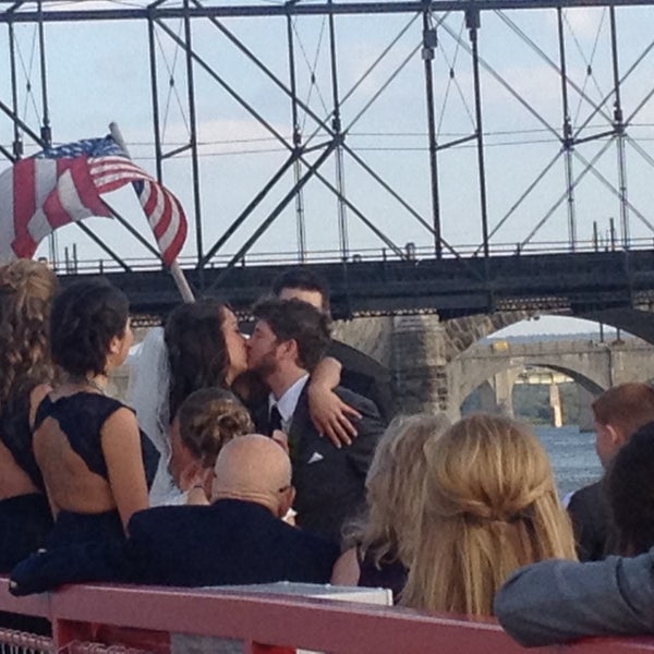 รูปภาพถ่ายที่ Pride of the Susquehanna Riverboat โดย Monica B. เมื่อ 9/20/2014