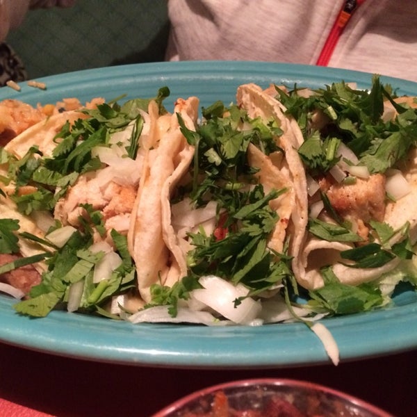 One of the best restaurants in Roselle. Chicken breast tacos with onion and cilantro is the way to go.