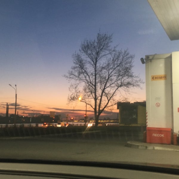 Photo taken at Shell by Ksenia O. on 5/21/2017