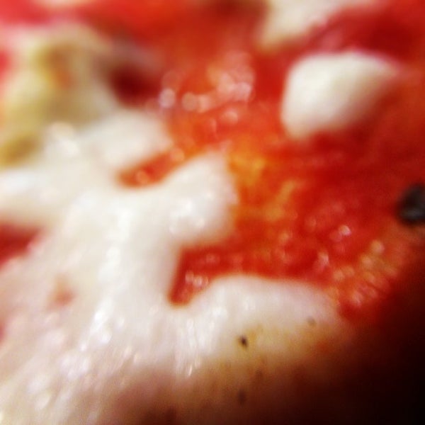 รูปภาพถ่ายที่ Pizzeria Boccione โดย Oscar M. เมื่อ 2/11/2014