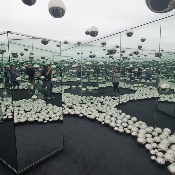 Photos At Yayoi Kusama Infinity Mirrored Room Let S