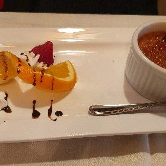 Creme Brulee excellent: finished extremely evenly, smooth really creamy interior, with a great vanilla flavour. There was also a touch of Grand Marnier, distinguishing it from normal Creme Brulee.