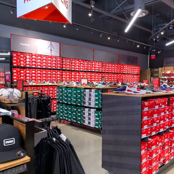 The PUMA Outlet - International Gateway of The Americas - 1 tip