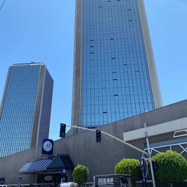 รูปภาพถ่ายที่ Grand Hotel Tijuana โดย Arturo G. เมื่อ 7/31/2021