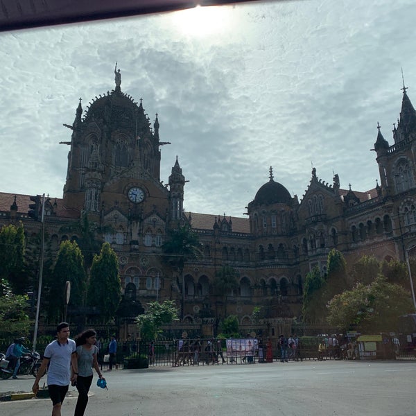 Снимок сделан в Chhatrapati Shivaji Maharaj Terminus пользователем Arturo G. 9/21/2019