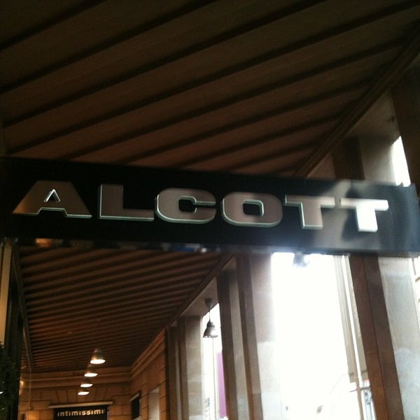alcott vestiti