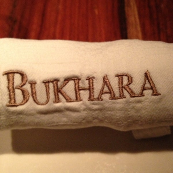 รูปภาพถ่ายที่ Bukhara โดย Gabriela S. เมื่อ 2/23/2013